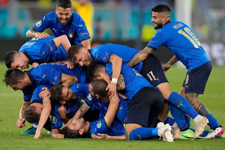 欧洲杯意大利vs瑞士的相关图片